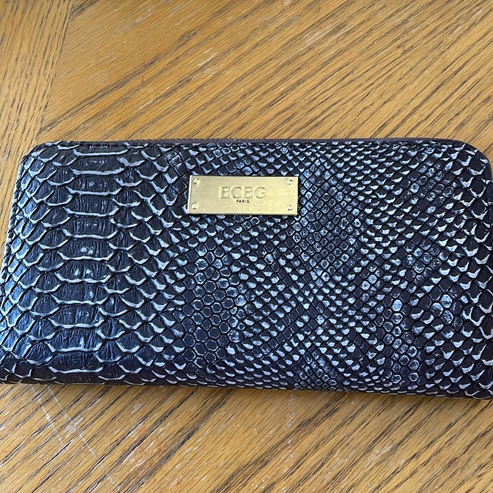 BCBG Paris Wallet in Excellent Like New Condition